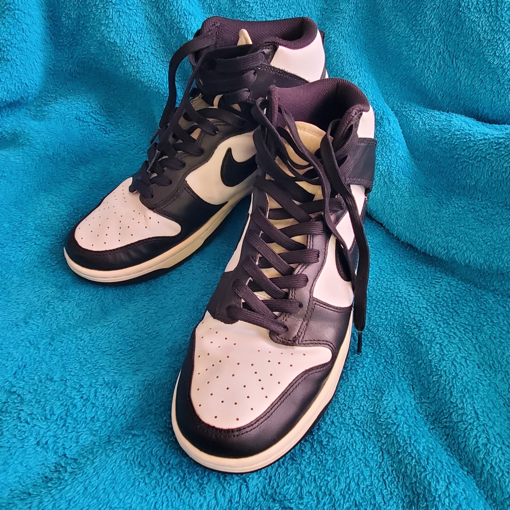Nike Men’s Black and White High-Top Sneakers